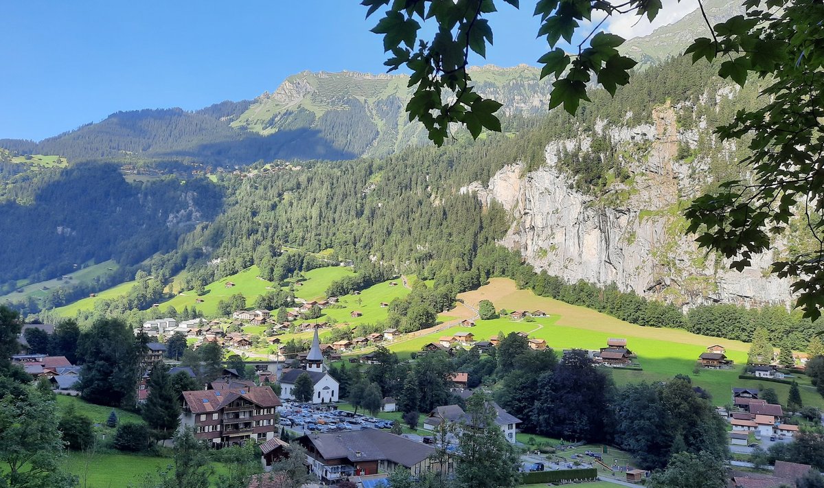 Šveits - vähemasti tükike sest - justkui peopesal. Pilt on tehtud Interlakeni kandis.