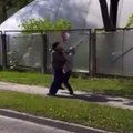 Video: Riias „denatsifitseeriti“ operatiivselt Vene lippu kandnud mees