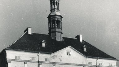 Нарвские часы, которые шли 235 лет: историк рассказал о жизни в Нарве в начале прошлого века 