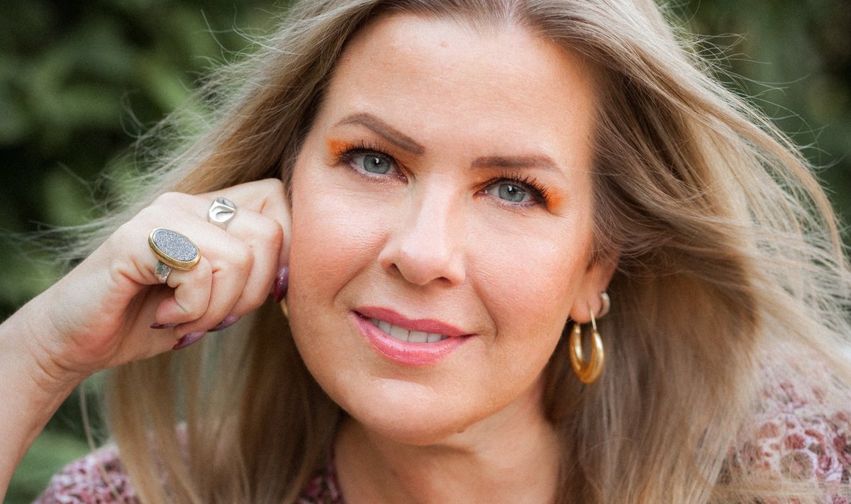 Kristi Luik on USAs elav kolumnist, kelle sulest on Eestis ilmunud raamat “Veidrike printsess”. Tema lapsed on kooliealiseks sirgunud ja Kristi mõtteis mõlgub plaan koos perega vähemalt aastaks Eestisse kolida – tema süda on just siin.