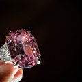 Kuulus roosa teemant müüdi oksjonil rekordsumma eest maha