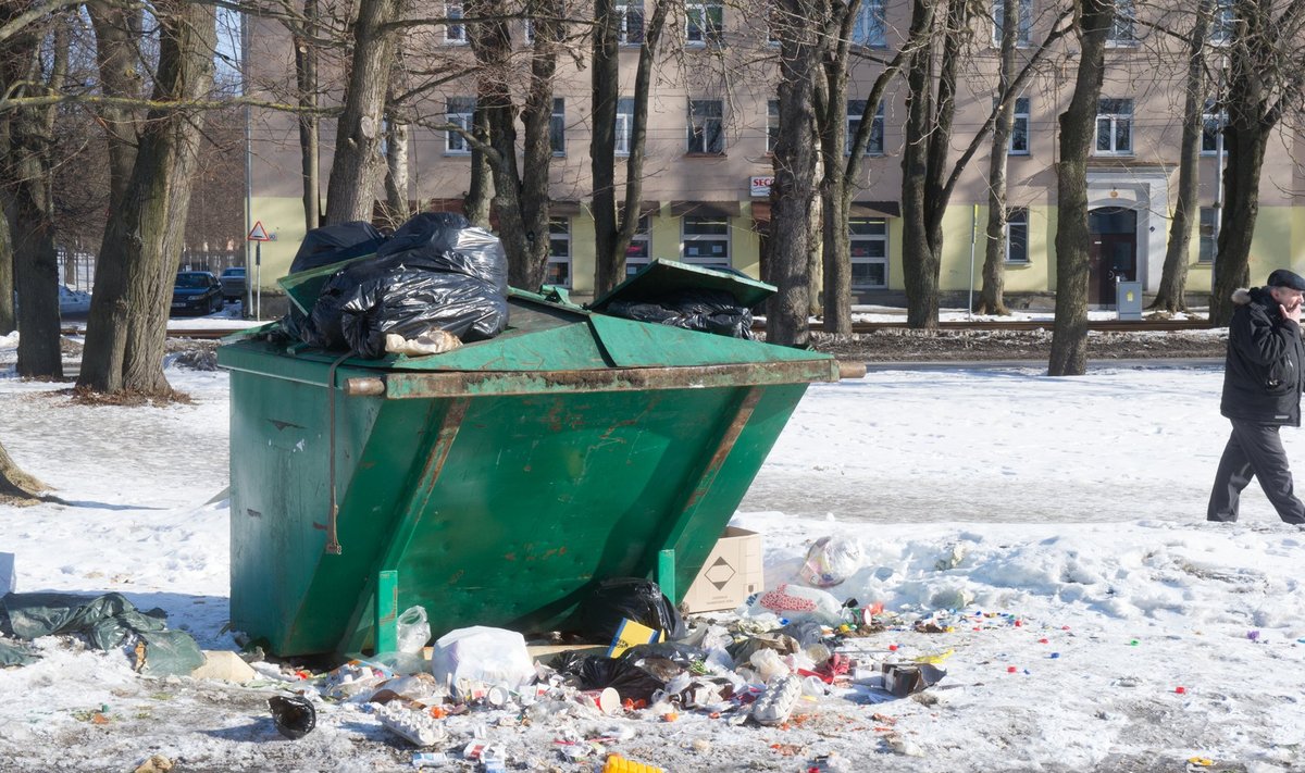 Leidub omavalitsus, kes on näiteks biojäätmete äravedu eeskirja järgi ette nähtud, aga tegelikkuses seda ei toimu.