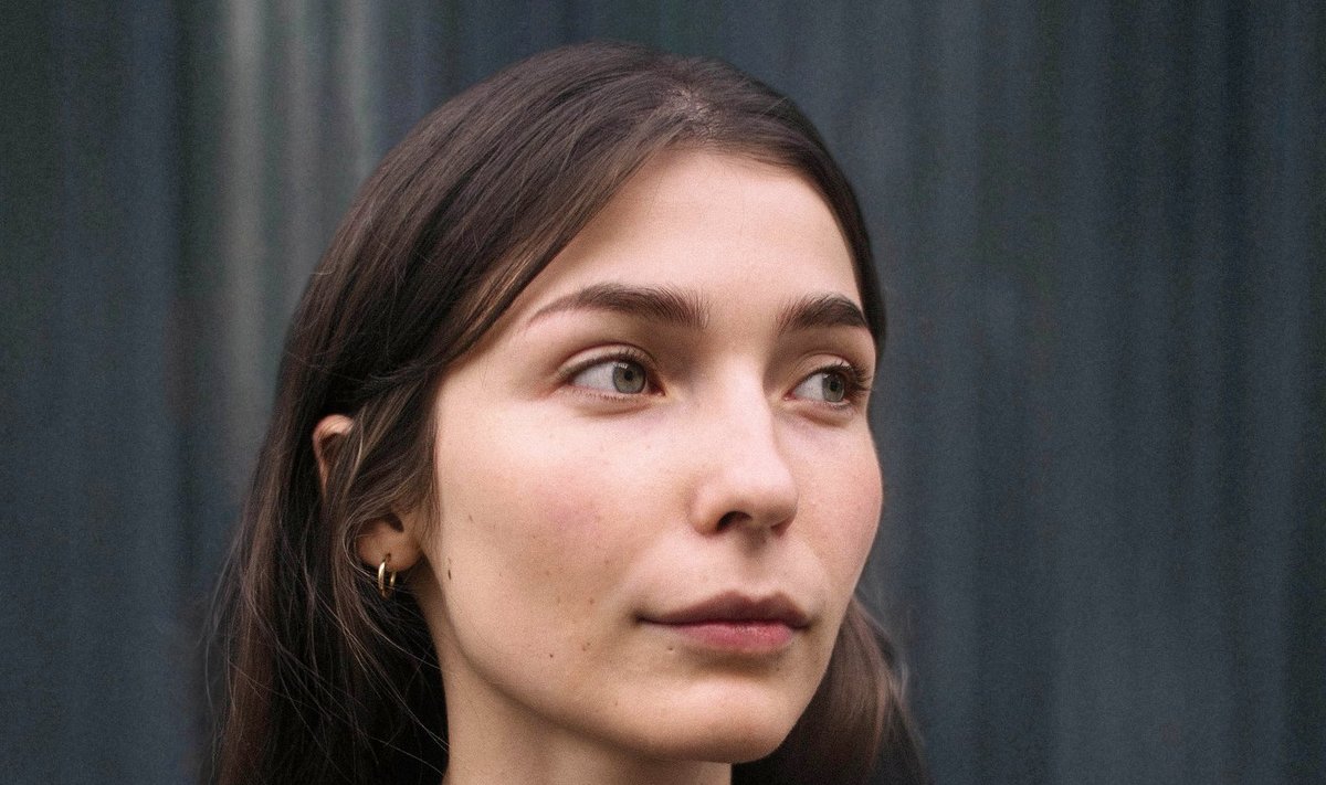 Britta Talumaa on toitumisteadlane ja -nõustaja. Ta otsustas omandada Londoni ülikooli kolledžis kliinilise toitumise ja rahvatervise magistrikraadi, et kõik tema kliendid saaksid öelda: “Mul on üks paberitega inimene, kes ütles, et ma ei pea dieedile minema.” Britta soov on aidata ka sul dieedikultuurile hüvasti öelda, intuitiivselt toituma õppida ja oma kehaga sõbraks saada.