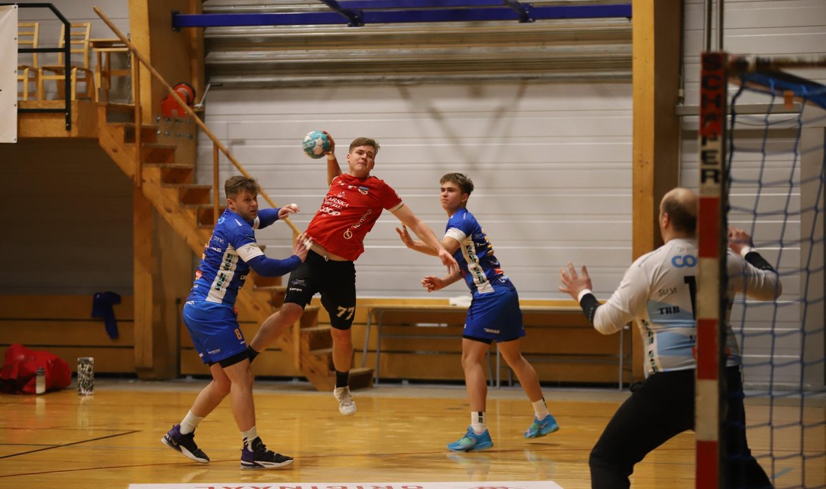 Serviti kui ka kohtumise resultatiivseim mängija Alfred Timmo, kelle nimele kogunes seitse väravat