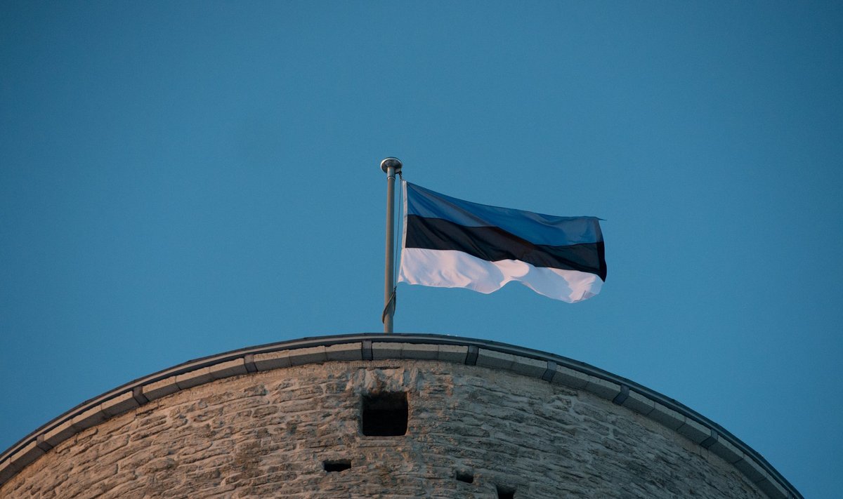 Lipu heiskamine Pika Hermanni tornis