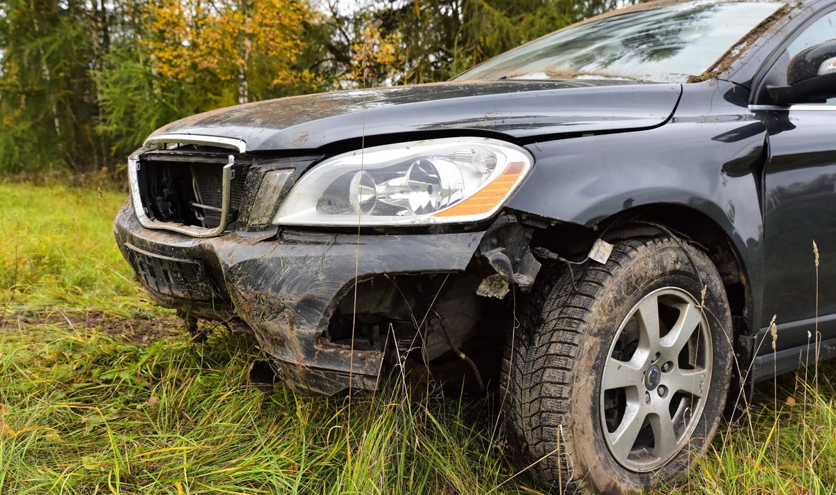 Liiklusõnnetust saab edaspidi vormistada ka mobiiltelefonis.
