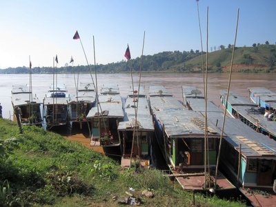 Selliste paatidega veedetakse kaks päeva Mekongi jõel.
