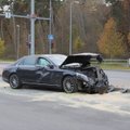Traagiline päev liikluses: punast foorituld eiranud joobes autojuht põhjustas Tallinnas avarii, Pärnu-Tallinna maanteel hukkus bussi ja auto kokkupõrkes inimene