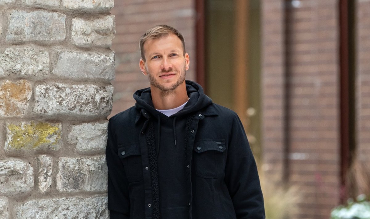 JALGPALL SÜDAMES Ragnar Klavan tegi oma armastusest ja hobist töökoha.