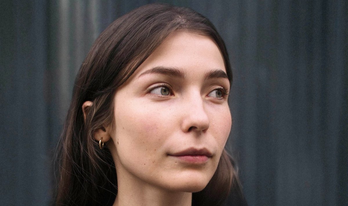Britta Talumaa on toitumisteadlane ja -nõustaja. Ta otsustas omandada Londoni ülikooli kolledžis kliinilise toitumise ja rahvatervise magistrikraadi, et kõik tema kliendid saaksid öelda: “Mul on üks paberitega inimene, kes ütles, et ma ei pea dieedile minema.” Britta soov on aidata ka sul dieedikultuurile hüvasti öelda, intuitiivselt toituma õppida ja oma kehaga sõbraks saada.