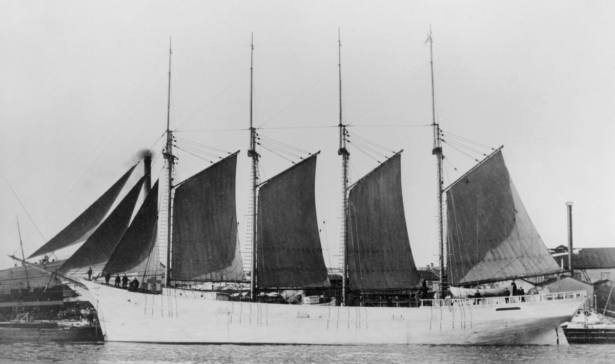 LÄKS PÕHJA: Soome purjelaev Gullkrona, mis uppus Hiiumaa vetes jaanuaris 1941. Laev on pildistatud Turu sadamas 1920. aastatel.
