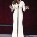 STAARISTIIL: Caitlyn Jenner esines ESPY auhindade jagamisel maani valges kleidis