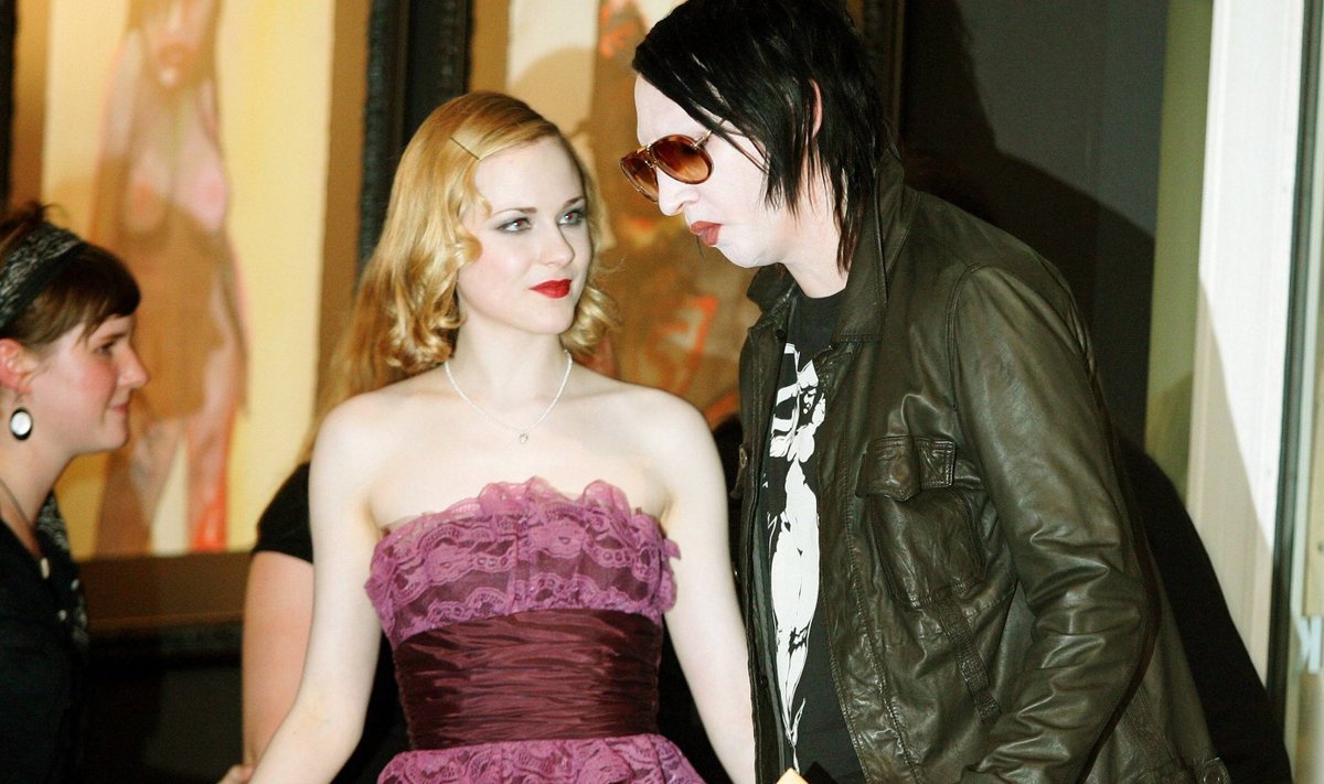 Evan Rachel Wood (vasakul) ja Marilyn Manson 2007. aastal. Toona oli nooruke näitleja vaid 20-aastane ja rokkar 39-aastane.