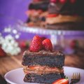 RETSEPT | Unistusväärne maasika-šokolaaditort