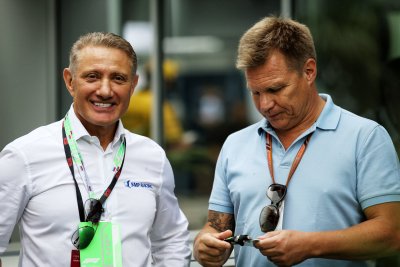 Boris Rotenberg ja tema alluvuses töötav endine F1 piloot ja praegune mänedžer Mika Salo.