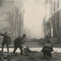 „Hüüdsin: kes vaenlast näeb, see tulistab!“ Eesti sõdurid pidurdasid Narvas viimase võimaluseni Punaarmee rünnakut