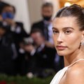 Skandaal skandaali otsa! Hailey Bieber kaevati kohtusse