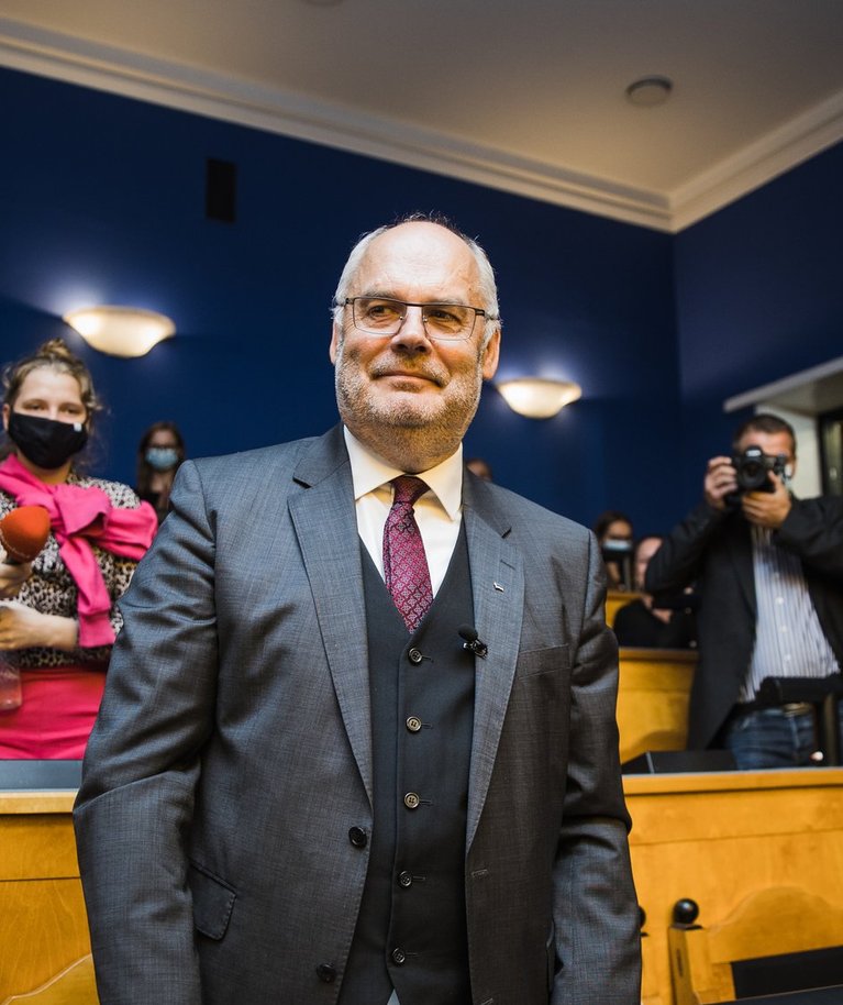 Eile kell 14.16 sai Alar Karis vast valitud presidendina lõpuks muheleda. Tema senine jutt lubab arvata, et Eesti järgmise riigipea käekiri erineb Kersti Kaljulaidi omast üsna suuresti.