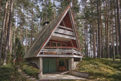 Arhitekt August Kõresaar projekteeris kogu Vika kooperatiivi ühtses võtmes, valikus olid kas horisontaalse karniisiga või kolmnurkse telkkatusega majad.