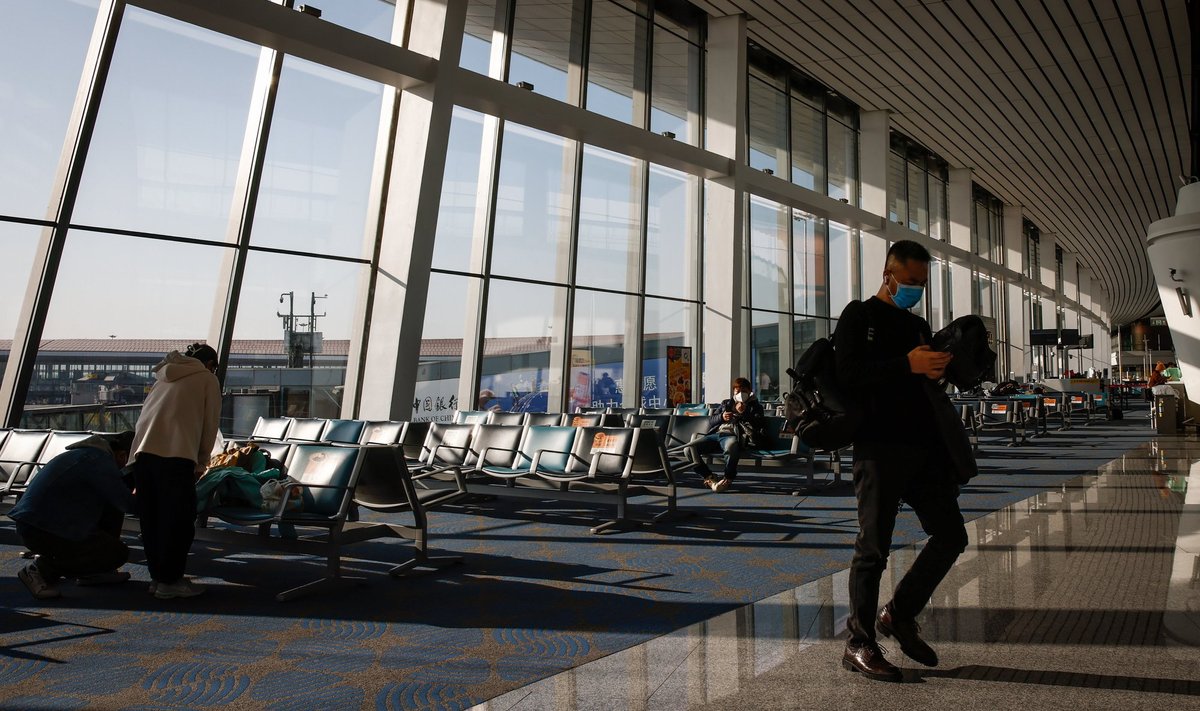 2019. aastal avati Pekingis Daxingi nimeline rahvusvaheline lennujaam, millest pidi saama riigi tähtsaim lennunduskeskus. Lennujaam peaks suutma 2030. aastaks teenindada 100 miljonit reisijat, kuid eelmisel aastal ulatus reisijate arv tulenevalt koroonaviiruse levikust vaid 25 miljoni reisijani.
