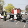 VIDEO | Leedus kihutas sõiduauto parkimismaja kolmandalt korruselt alla