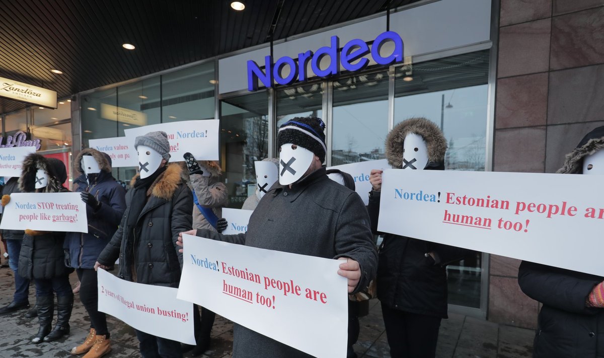 Eesti pangatöötajate pikett Nordea peakontori ees