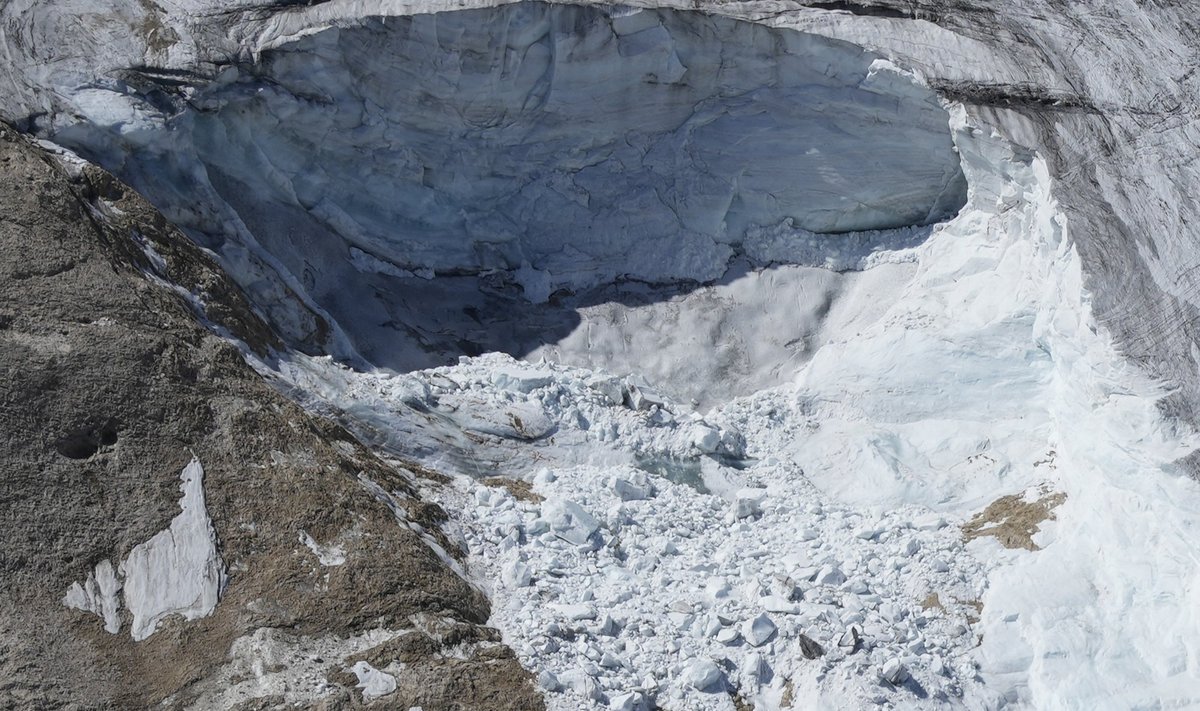 APTOPIX Italy Glacier Hikers Killed