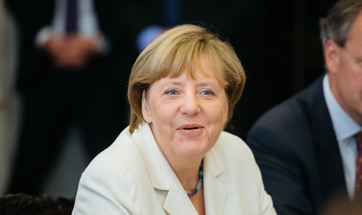 Merkel Valitsushoones (24.08)
