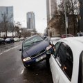 ВИДЕО И ФОТО: В Вильнюсе произошло необычное ДТП — Audi ехал по стоявшим автомобилям