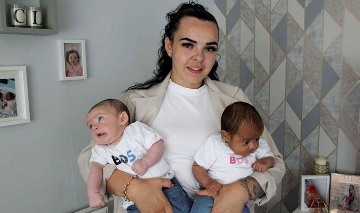 Chantelle Broughton ja tema kaksikud Ayon ja Azira