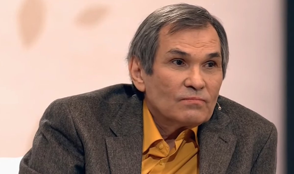 Бари Алибасов