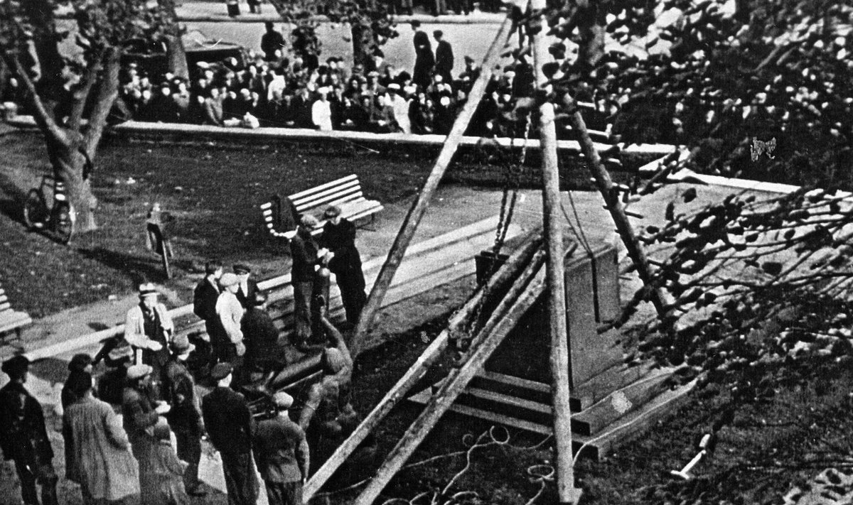 1940. aasta septembris hakkas punavõim hävitama kõike Vabadussõjaga seotut