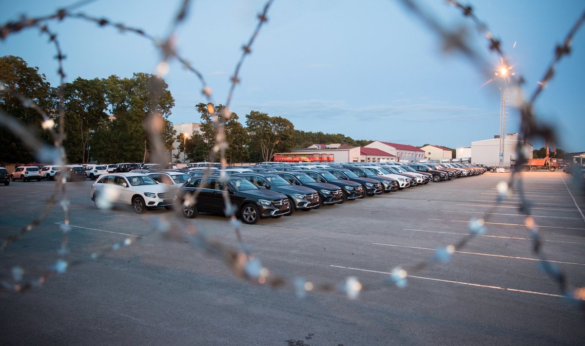 Роскошные легковые автомобили Mercedes-Benz в свободной таможенной зоне Палдиского северного порта заменили неизвестные китайские марки автомобилей 