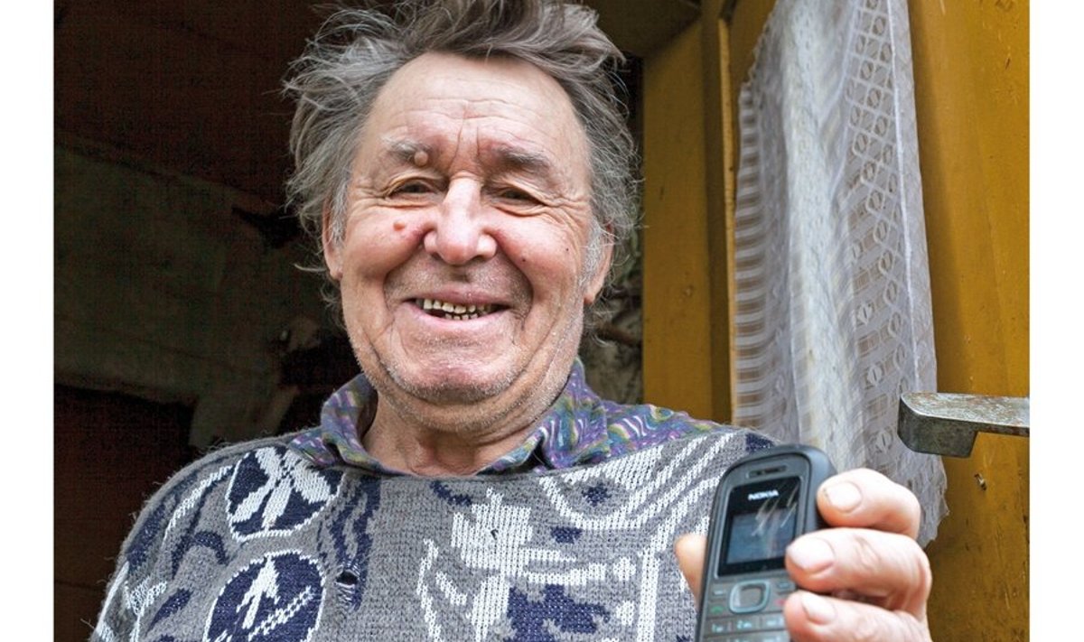 Aleksandr Vassiljevil on mobiiltelefon alati käepärast ja laetud.