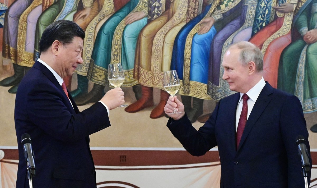Hiina ja Venemaa presidendid kohtumist tähistamas