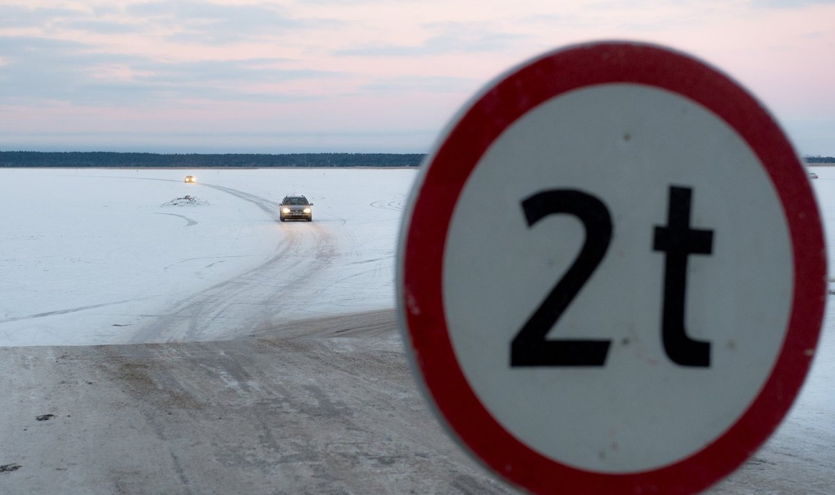 Seni on otseühendus jäätee näol Uuemõisast Noarootsi olemas olnud ainult külmadel talvedel.