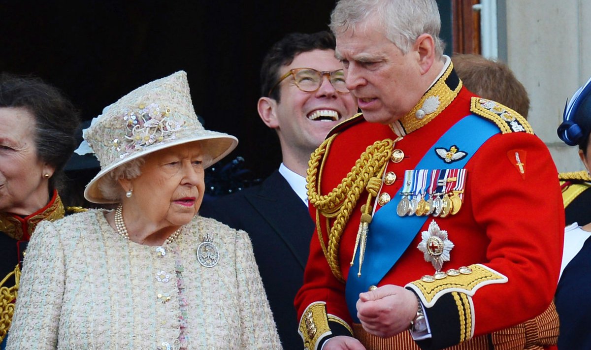 Kuninganna Elizabeth II ja prints Andrew
