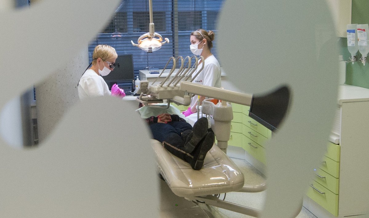Eesti ühes moodsamas hambakliinikus Kliinik 32-s tegeleb patsientide ravimisega kokku 48 inimest.