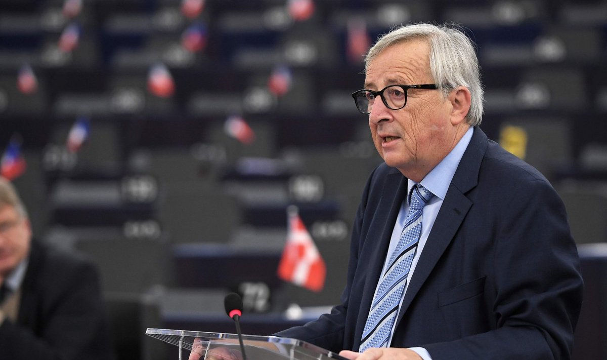 Euroopa Komisjoni president Jean-Claude Juncker täna pooltühjas Strasbourgi saalis.