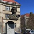 В Украине сносят памятники Пушкину, на захваченных Россией территориях ставят Ленина. Какой в этом смысл?