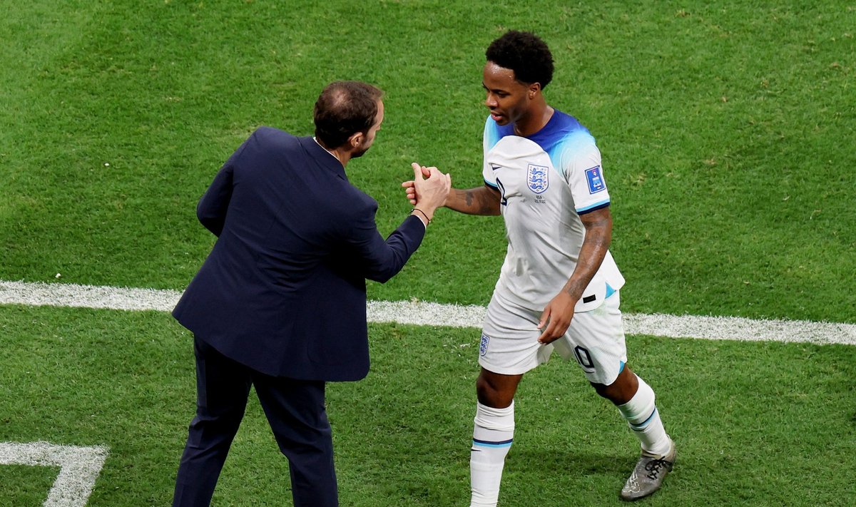 Raheem Sterling ja Gareth Southgate.