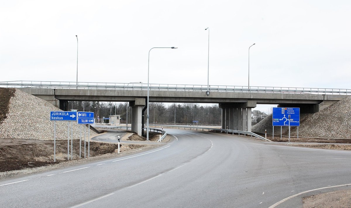 Konstruktor: AS Teede TehnokeskusEhitas: AS Merko Ehitus Betooni tarnis: AS E-Betoonelement