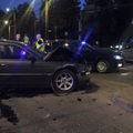 ФОТО: В Мустамяэ из-за выехавшего на красный свет автомобилиста пострадали водитель BMW и велосипедист