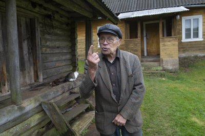 Николай Прокопьев: "Конечно, надо за всем следить. Один раз русские украли у нас чемодан".