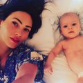 KLÕPS: Nunnuhoiatus! Hiljuti kolmandat korda emaks saanud Megan Fox tegi pisipojaga imearmsa selfi