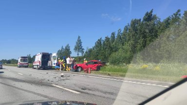 На Нарвском шоссе столкнулись два автомобиля. Два человека в больнице