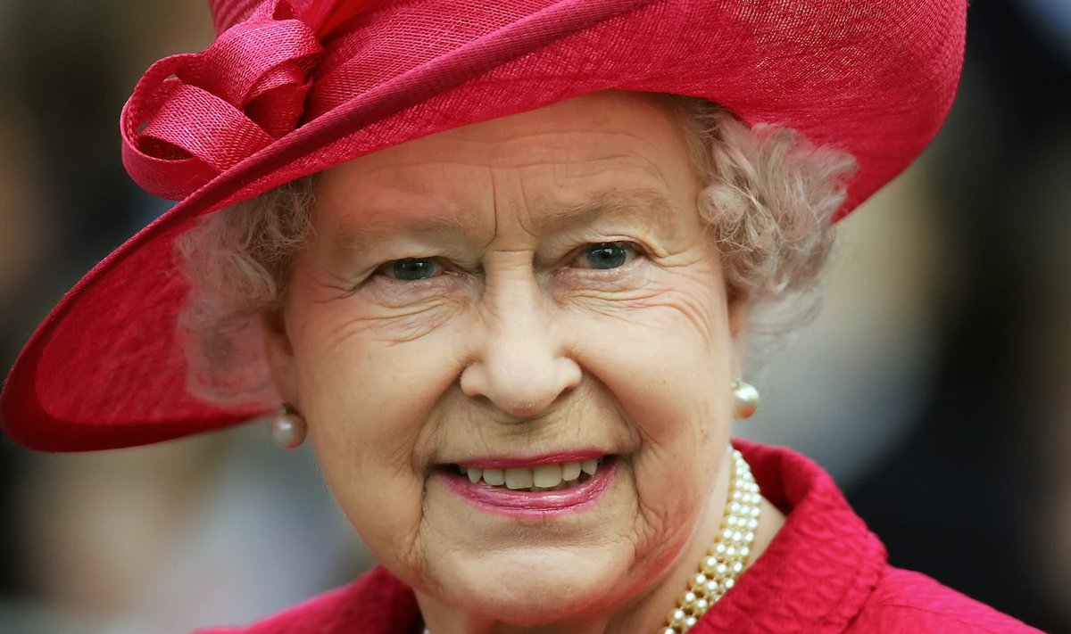80. juubelit tähistas Elizabeth II punases.