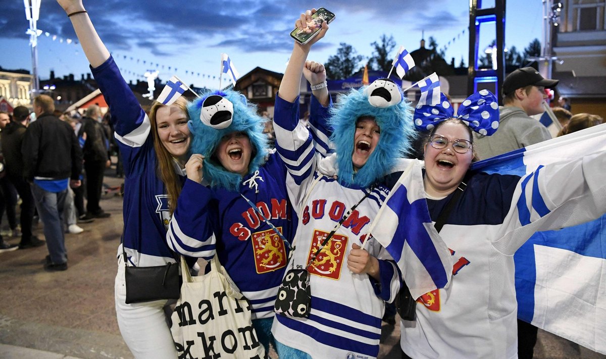 Soome hokifännid tähistavad võitu