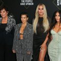 Kardashianid filmisid tõsielusaate viimase episoodi ning tegid võttemeeskonnale kalli kingi