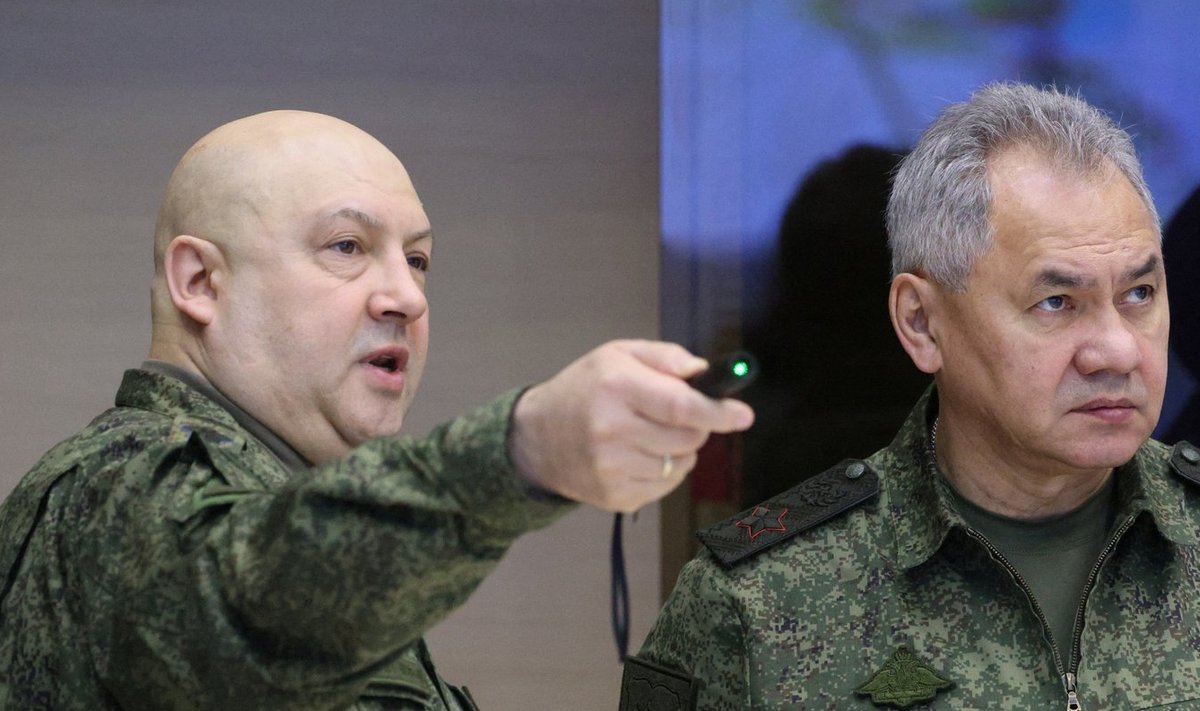Vene vägede juht Ukrainas Sergei Surovikin ja Vene kaitseminister Sergei Šoigu.